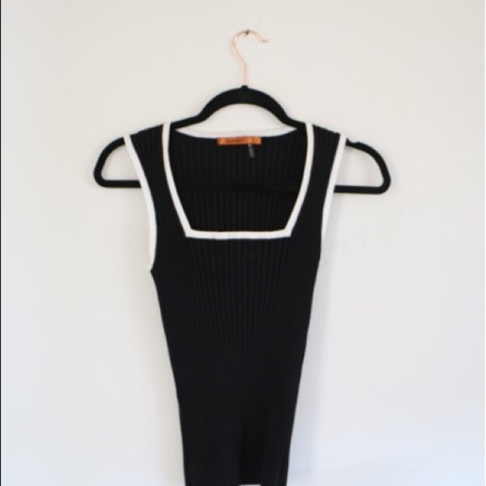 Knit sleeveless top